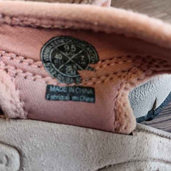 Keen Tan and Black Women's Outdoor Sandals - Picture 2 of 4